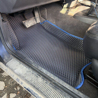 Коврики на Jeep Grand Cherokee (ZJ) 1992&nbsp;-&nbsp;1999 в Красноярске