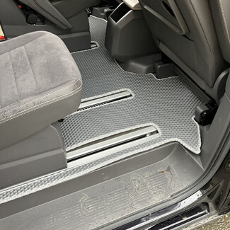 Ворсовые коврики на Volkswagen Multivan (T7) 2021&nbsp;-&nbsp;2026 в Красноярске